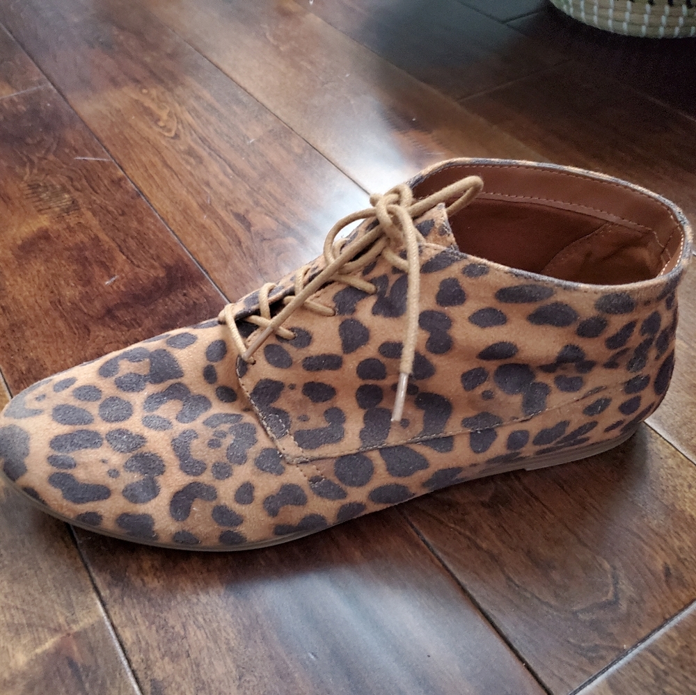 Leopard print dolce Vida short boots size 11 women's super cute